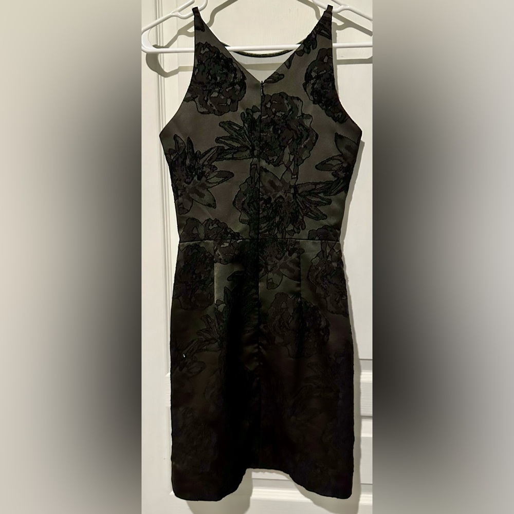 Dress the Population Sleeveless Black Brocade Kennedy Illusion Sheath Dress - Picture 6 of 8